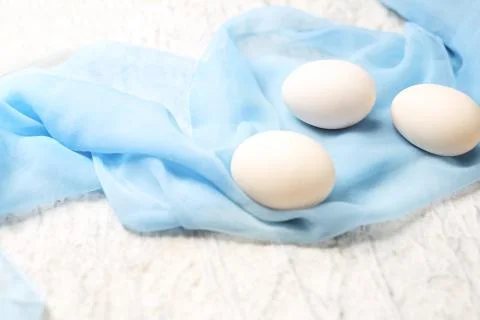 Easter composition with eggs and shells, top view. Ecological style. 스톡 사진