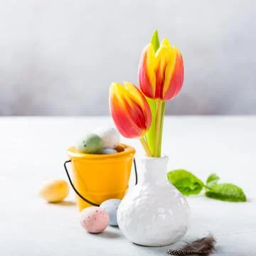 Easter composition with spring tulips Foto stock