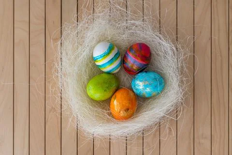 Easter concept. Easter decoration with colorful painted easter eggs Foto stock