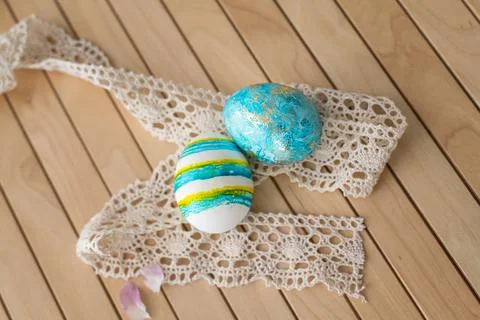 Easter concept. Easter decoration with colorful painted easter eggs 스톡 사진