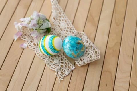 Easter concept. Easter decoration with colorful painted easter eggs 库存照片