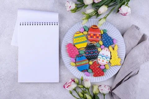 Easter cookies in shape of eggs and bunny Foto stock