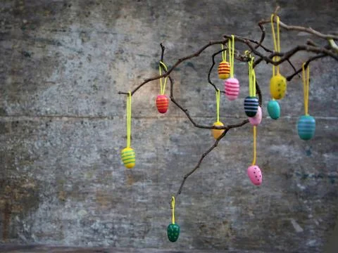 Easter dekorative eggs on tree branches. 스톡 사진