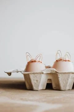 Easter DIY egg, made in bunny style. Minimal Easter concept, idea with rabbit Foto stock