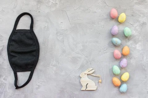 Easter during coronavirus concept. Eggs and mask Foto stock