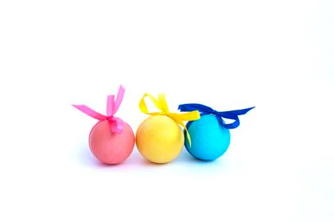 Easter egg with colored ribbons Foto stock