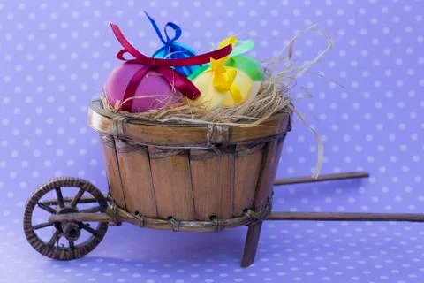 Easter egg with colored ribbons Foto stock