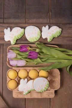 Easter egg, gingerbread cookies Stock Photos