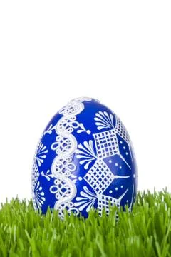 Easter egg in grass Fotos de archivo