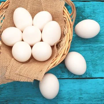 Easter Egg lying in a basket Foto stock