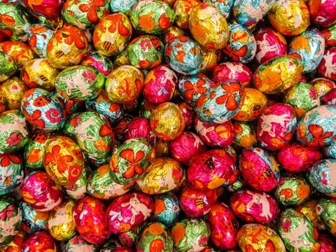 Easter egg shaped chocolates in foil packs. Stock-Fotos