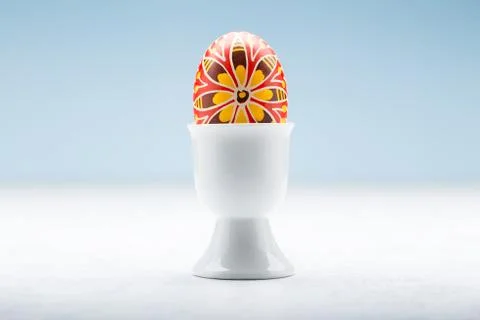 Easter egg on a stand Fotos Stock