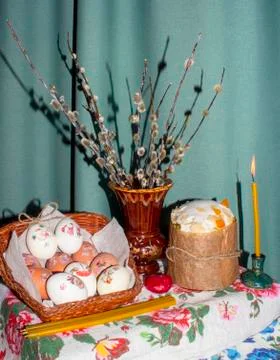 Easter egg.Easter cake.Easter holiday table. Stock Photos