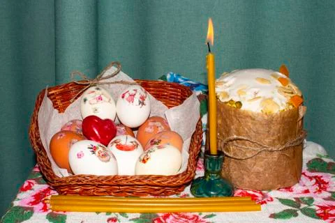 Easter egg.Easter cake.Easter holiday table. Stock Photos