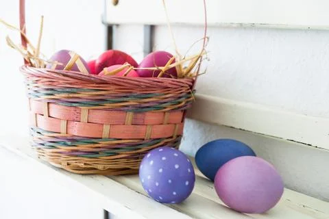 Easter eggs and basket Foto stock