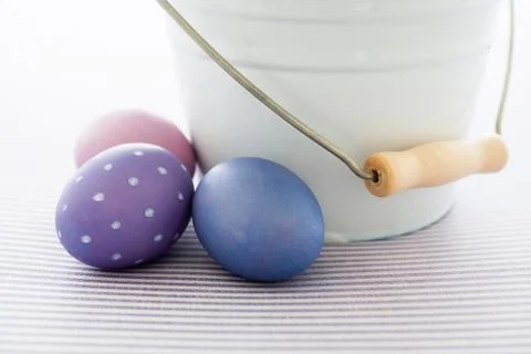 Easter eggs and bucket Foto stock