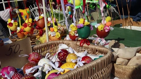 Easter eggs and decor at market Video stock 332331610