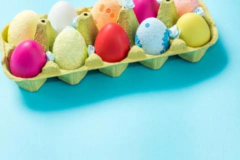 Easter eggs are painted in bright colors Stock-Fotos