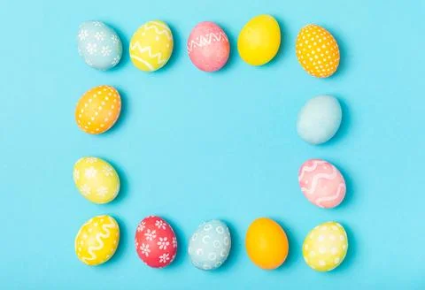 Easter eggs on a bright background. Stockfoto's