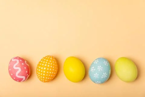 Easter eggs on a bright background. Stockfoto's