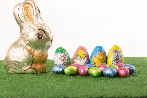 Easter eggs chocolate on grass Stock-Fotos