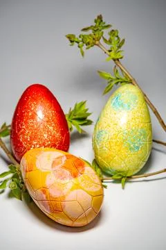 Easter eggs with chocolate with a surprise inside Foto stock