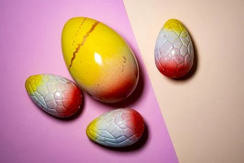 Easter eggs with chocolate with a surprise inside Foto stock