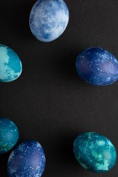 Easter eggs close up on black background Stockfoto's