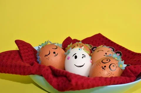 Easter eggs close-up on a red napkin. Spring. Easter. Foto stock