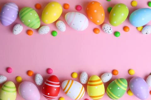 Easter eggs on a colored background, festive background Foto stock