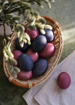 Easter eggs colored with natural dyes: hibiscus tea and madder Stock Photos