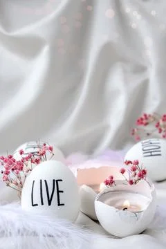 Easter eggs Composition. Easter message, Words drawn with pen. High Angle Vie Foto stock