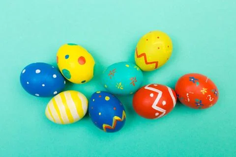 Easter eggs on green background, top view 스톡 사진