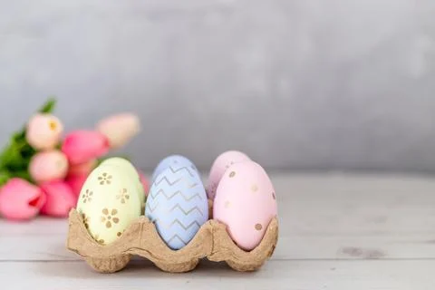 Easter eggs on a grey background Foto stock