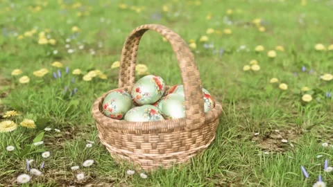 Easter eggs in wicker basket Stockbeeldmateriaal 265702843