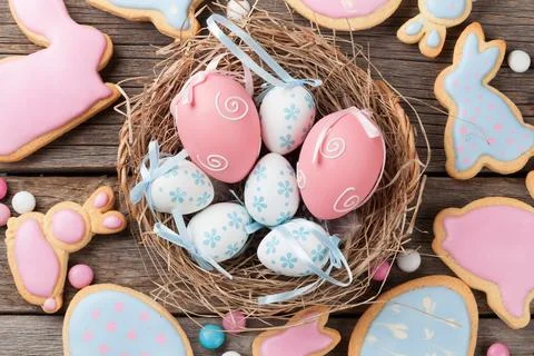 Easter gingerbread cookies and eggs Stock Photos
