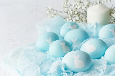 Easter. Holiday. Light white background, gentle pastel colors. Flowers in Foto stock
