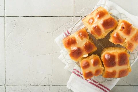 Easter hot cross buns with colored eggs Easter gingerbread rabbits and cookie Stock Photos
