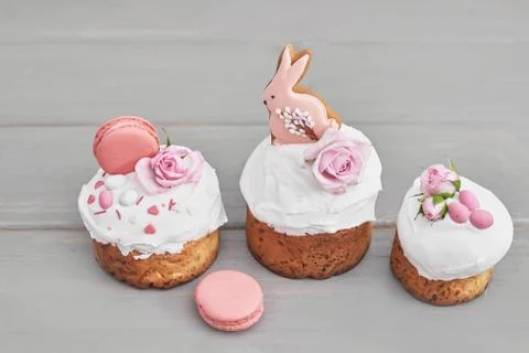 Easter orthodox sweet bread, Easter cake with flowers and gingerbread. Holida Stock Photos