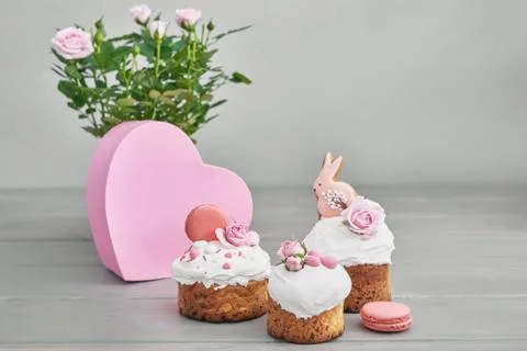 Easter orthodox sweet bread, Easter cake with flowers and gingerbread. Holida Stock Photos