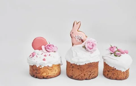Easter orthodox sweet bread, Easter cake with flowers and gingerbread. Holida Stock Photos
