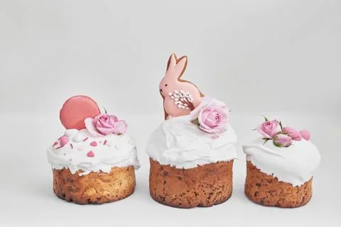 Easter orthodox sweet bread, Easter cake with flowers and gingerbread. Holida Stock Photos