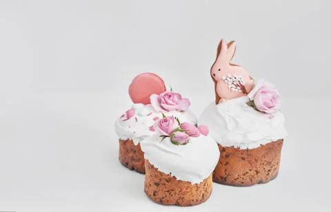 Easter orthodox sweet bread, Easter cake with flowers and gingerbread. Holida Stock Photos