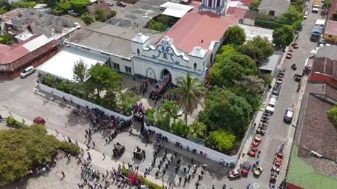 EASTER PARADE CHURCH ROTATION 스톡 동영상 334054984