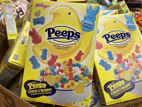 Easter Peeps candy flavored cereal in a display bin Foto stock