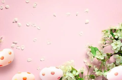 Easter pink background, with eggs Spring concept. Easter Foto stock