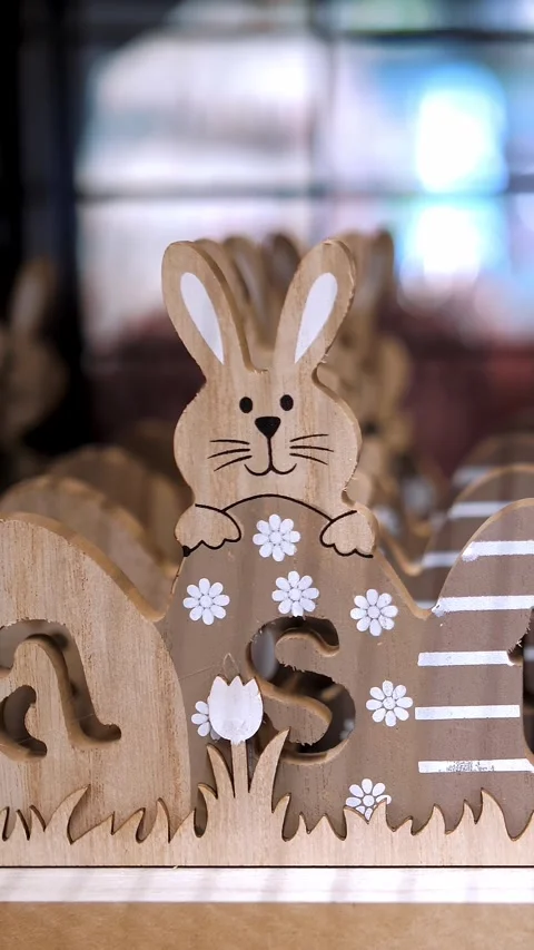 Easter sale. shopping of Easter decorations and gifts for home in the shop. Stock Footage 317538244