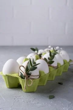 Easter spring decorative composition  with easter white chicken raw  eggs Stock-Fotos