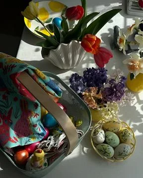 Easter Spring Table Setting with Decorated Eggs, Fresh Flowers Stock Photos