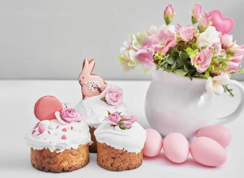 Easter sweet bread, Easter cake with flowers, eggs and gingerbread. Holidays  Stock Photos